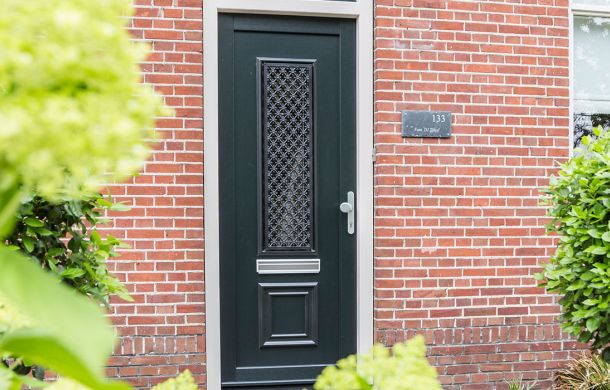 Kunststof voordeur met kozijn stijlvol en duurzaam voor elk huis