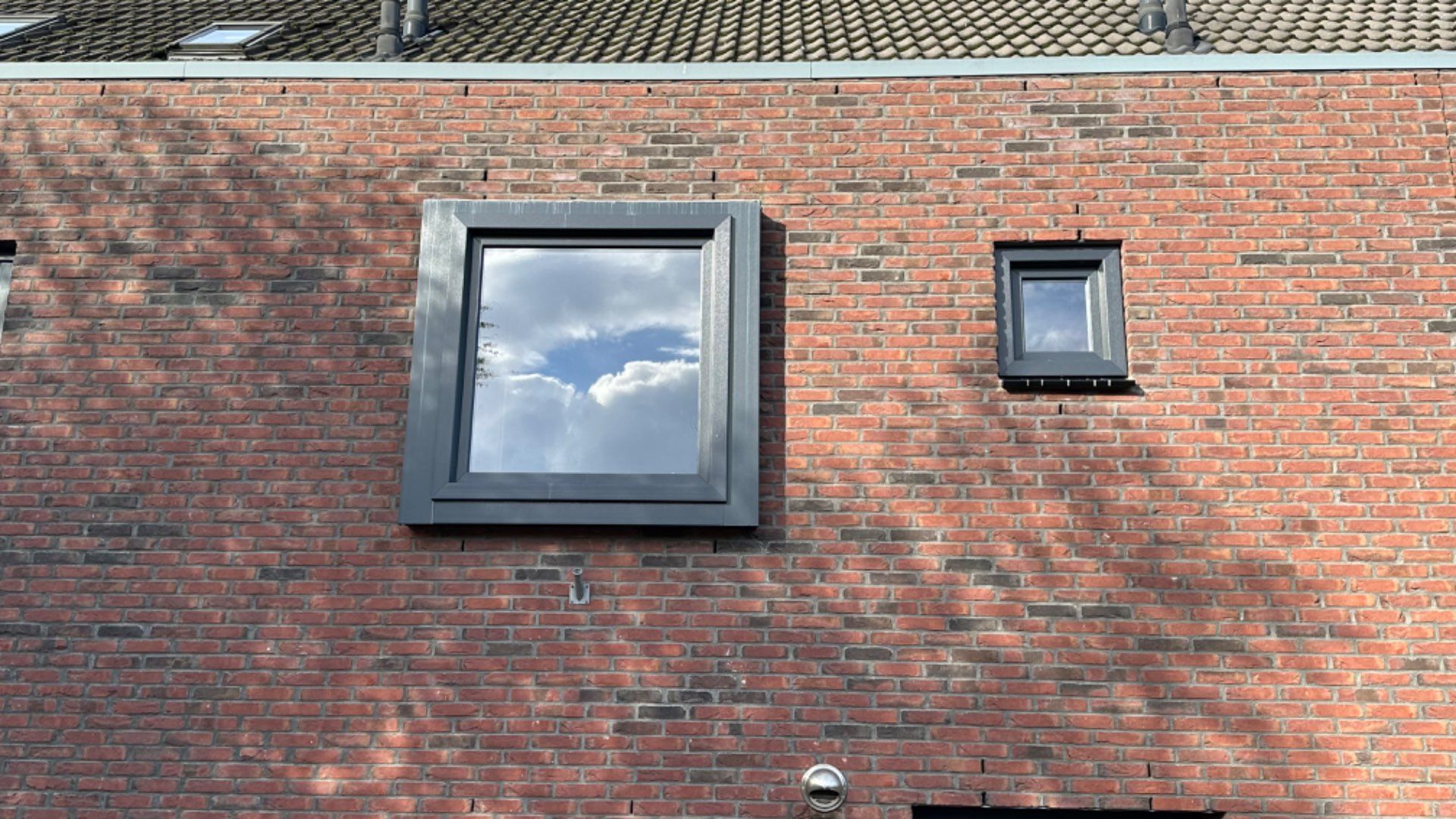 Onderhoudsvrije woning met kunststof kozijnen voor optimale isolatie, duurzaamheid en minimale onderhoudskosten.