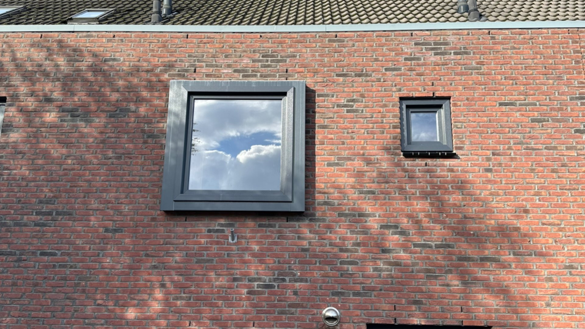 Onderhoudsvrije woning met kunststof kozijnen voor optimale isolatie, duurzaamheid en minimale onderhoudskosten.